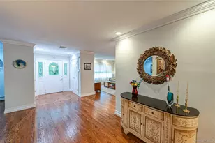 48 Archie Pl, West Islip, NY 11795 - Photo 4