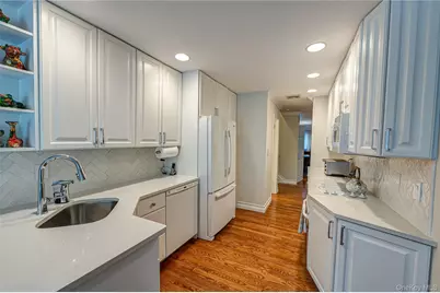 48 Archie Place, West Islip, NY 11795 - Photo 16