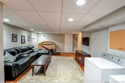 48 Archie Place, West Islip, NY 11795 - Photo 20