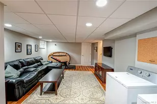 48 Archie Pl, West Islip, NY 11795 - Photo 20