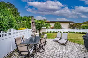 48 Archie Pl, West Islip, NY 11795 - Photo 28