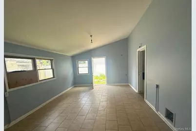 578 Seaman Avenue, Baldwin, NY 11510 - Photo 8