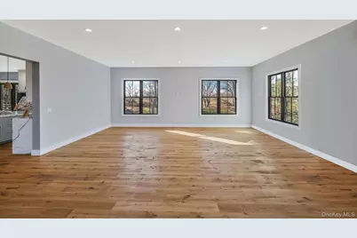 475 West Lane, Aquebogue, NY 11931 - Photo 18