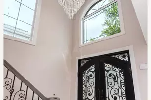 83-46 248th St, Bellerose, NY 11426 - Photo 4