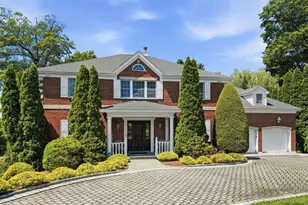 33 Hevelyne Rd, Elmsford, NY 10523 - Photo 2
