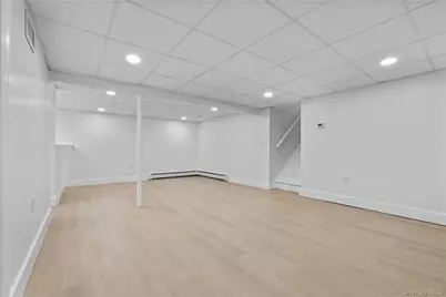 13 Bittersweet Avenue S, Hampton Bays, NY 11946 - Photo 32