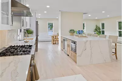 13 Bittersweet Avenue S, Hampton Bays, NY 11946 - Photo 6