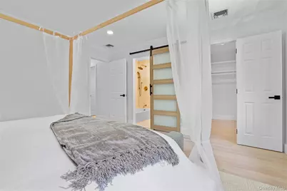 13 Bittersweet Avenue S, Hampton Bays, NY 11946 - Photo 16