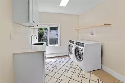 13 Bittersweet Avenue S, Hampton Bays, NY 11946 - Photo 34