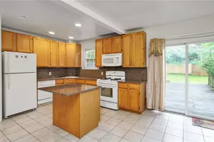 117 Glenwood Rd, Glenwood Landing, NY 11547 - Photo 8