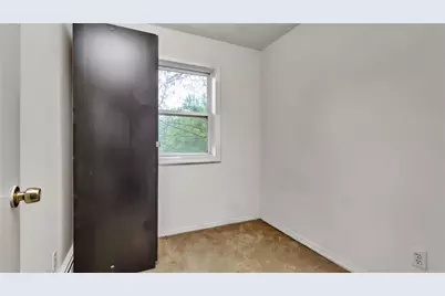 117 Glenwood Road, Glenwood Landing, NY 11547 - Photo 16