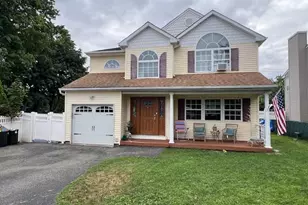 121 West Ave, Hicksville, NY 11801 - Photo 2