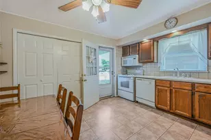 532 Alwick Ave, West Islip, NY 11795 - Photo 10