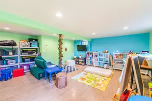 43 Jayson Ave, Great Neck, NY 11021 - Photo 14