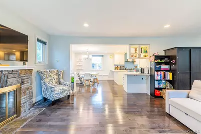 43 Jayson Avenue, Great Neck, NY 11021 - Photo 4