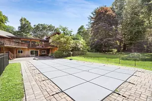 7 Alpine Dr, Armonk, NY 10504 - Photo 32