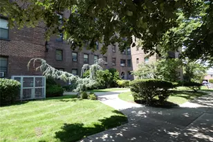 25-18 Union St, Flushing, NY 11354 - Photo 12