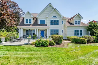 53 Pembroke Drive, Glen Cove, NY 11542 - Photo 2