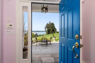 53 Pembroke Drive, Glen Cove, NY 11542 - Photo 4