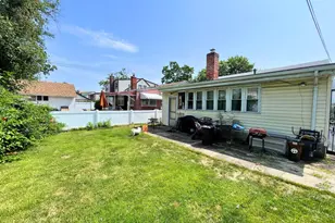 128-10 236th St, Springfield Gardens, NY 11422 - Photo 4