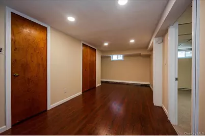 715 Iris Street, Franklin Square, NY 11010 - Photo 14