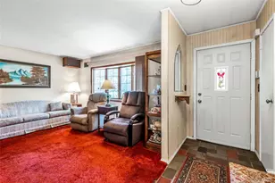 42 Summit St, Plainview, NY 11803 - Photo 4