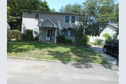193 Parkway Boulevard, Wyandanch, NY 11798 - Photo 2