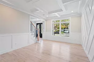 25 Westchester Ave, Jericho, NY 11753 - Photo 12