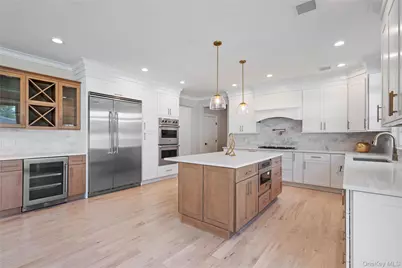 25 Westchester Avenue, Jericho, NY 11753 - Photo 18