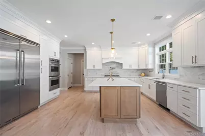 25 Westchester Avenue, Jericho, NY 11753 - Photo 16