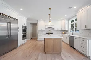 25 Westchester Ave, Jericho, NY 11753 - Photo 16