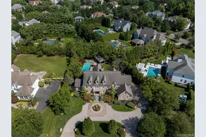 23 Legends Circle, Melville, NY 11747 - Photo 2