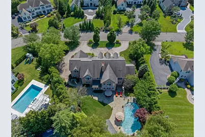 23 Legends Circle, Melville, NY 11747 - Photo 6