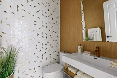 23 Legends Circle, Melville, NY 11747 - Photo 16