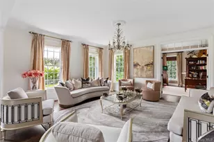 23 Legends Cir, Melville, NY 11747 - Photo 12