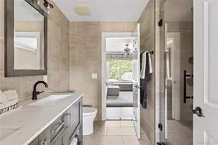 23 Legends Cir, Melville, NY 11747 - Photo 32