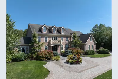 23 Legends Circle, Melville, NY 11747 - Photo 4