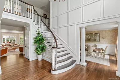 23 Legends Circle, Melville, NY 11747 - Photo 10