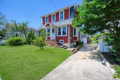 142 Gordon Place, Freeport, NY 11520 - Photo 2