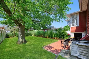 142 Gordon Pl, Freeport, NY 11520 - Photo 36