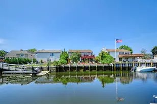 142 Gordon Pl, Freeport, NY 11520 - Photo 34