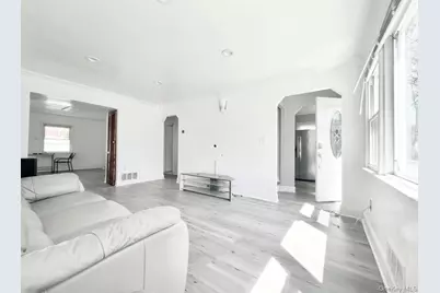 162-15 77 Avenue, Fresh Meadows, NY 11366 - Photo 2
