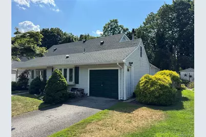 332 Jamaica Boulevard, Carle Place, NY 11514 - Photo 2