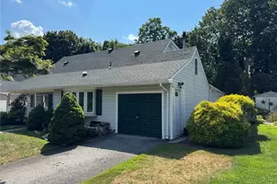 332 Jamaica Blvd, Carle Place, NY 11514 - Photo 2