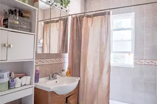 195-11 Woodhull Ave, Hollis, NY 11423 - Photo 4