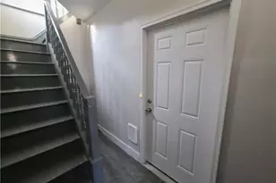 29 Hooker Ave, Poughkeepsie, NY 12601 - Photo 2