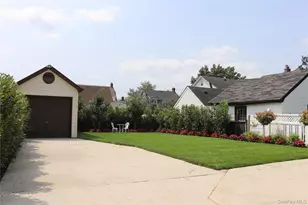 56 Floral Pkwy, Floral Park, NY 11001 - Photo 30