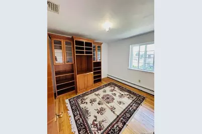 31 Woodward Street, Roslyn Heights, NY 11577 - Photo 20