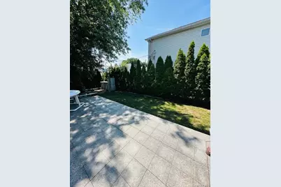 31 Woodward Street, Roslyn Heights, NY 11577 - Photo 24