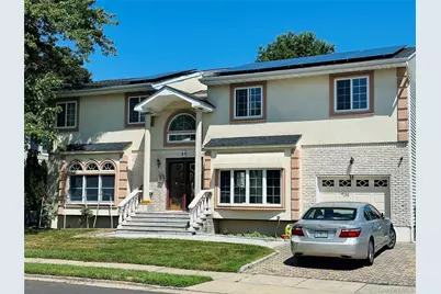 31 Woodward Street, Roslyn Heights, NY 11577 - Photo 1